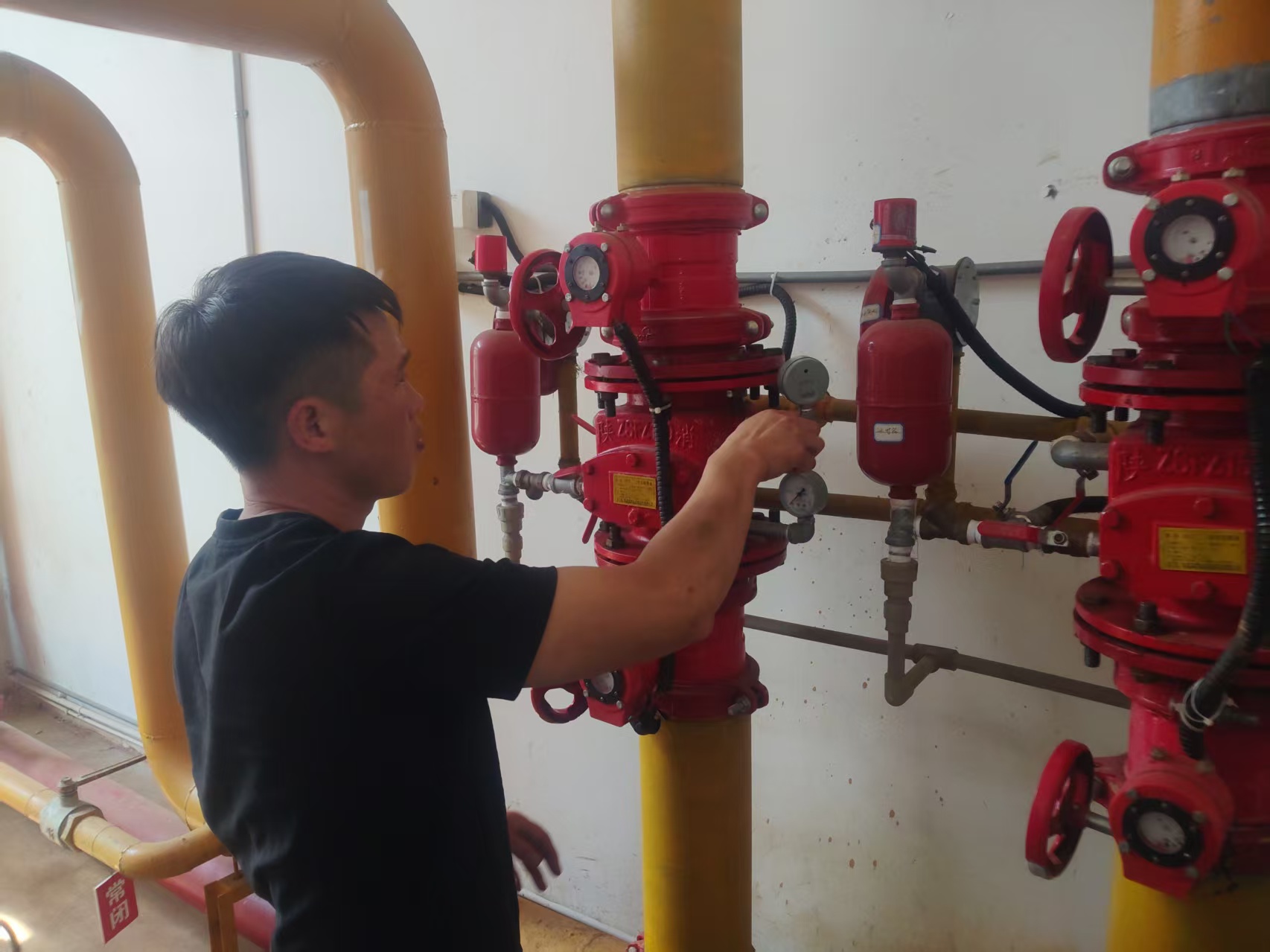 強化設(shè)施管護  筑牢安全防線